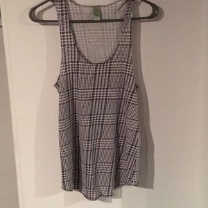 8/15 Grey and cream pattern tank